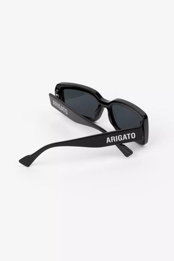 Arigato Arena Rechteckige Sonnenbrille Schwarz