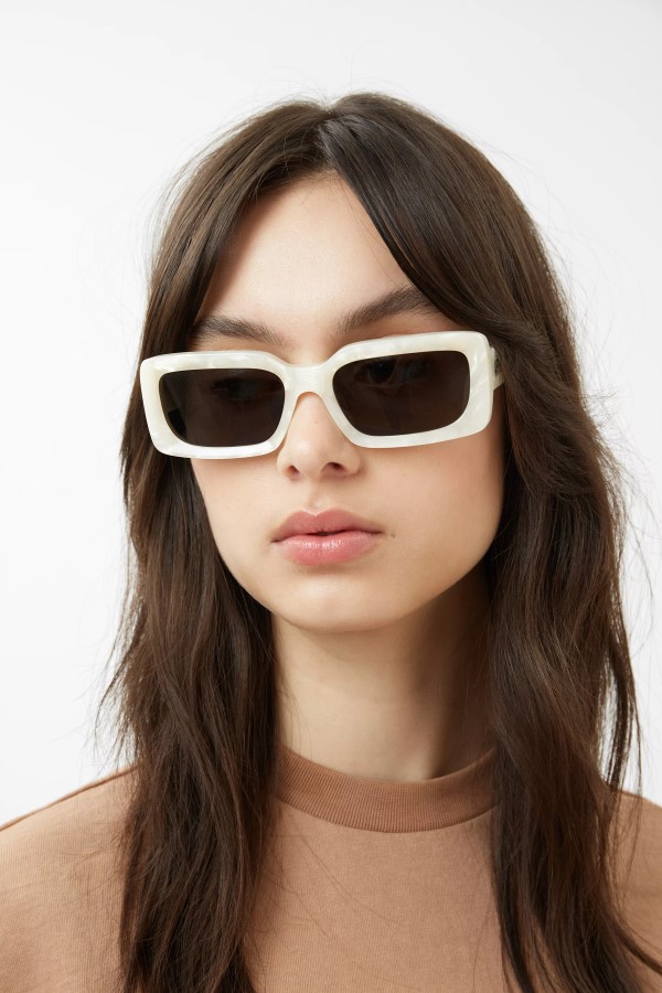 Axel Arigato Ivory Faded Brown Arena Rechteckige Sonnenbrille