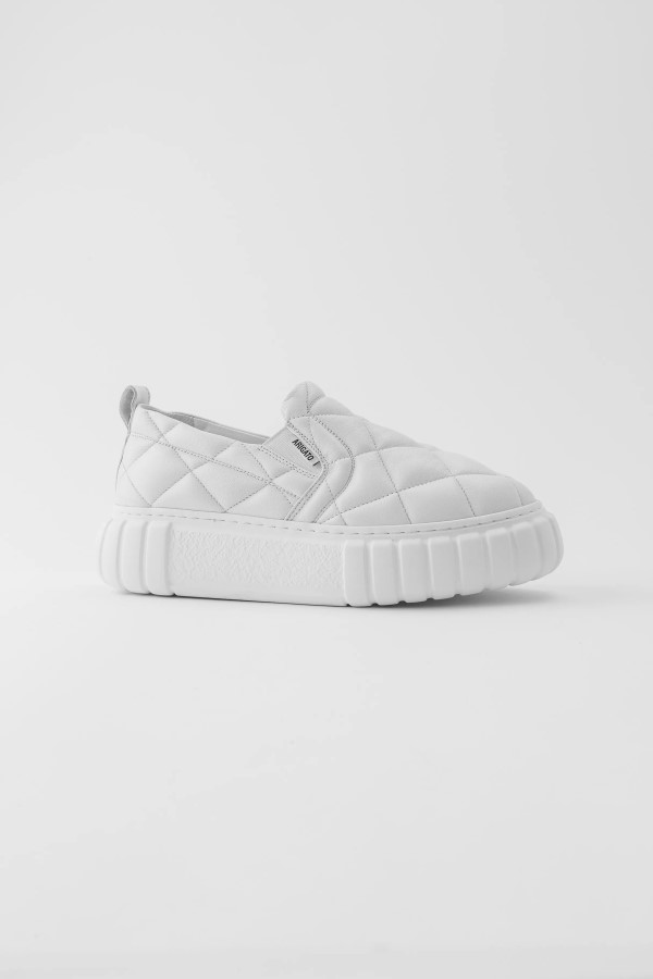 Haze-Slip Auf Weißem Axel Arigato