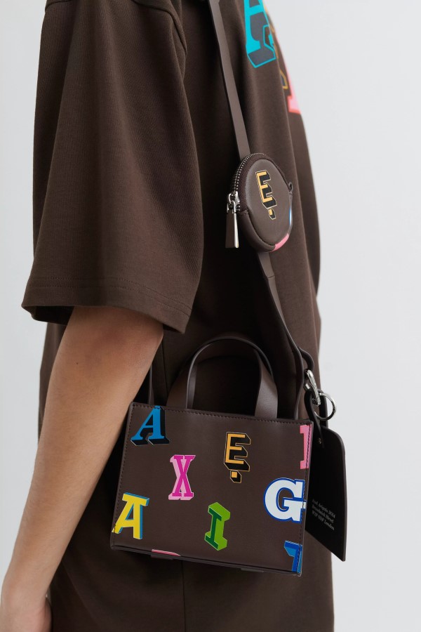 Trait Monogram Ledertasche Dunkelbraun Axel Arigato